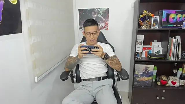 SIXXTOLOVE18 online show from March 2025 01:39:01 AM