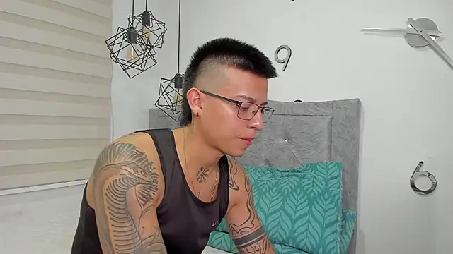 SIXXTOLOVE18 online show from March 2026 11:21:01 PM