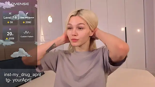 Snapshot of MyApril chatting on November 2025 08:29:02 PM MyApril online show from November 2025 08:29:02 PM