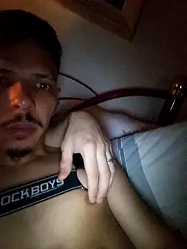 JuninhoPilati online show from November 2025 06:23:01 AM