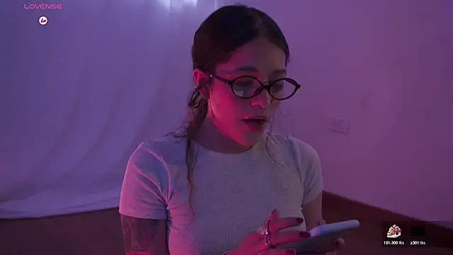 Snapshot of HannaMoom chatting on October 2025 09:15:02 PM HannaMoom online show from October 2025 09:15:02 PM