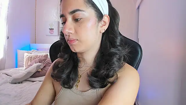 annadu011 online show from February 2025 02:48:02 PM