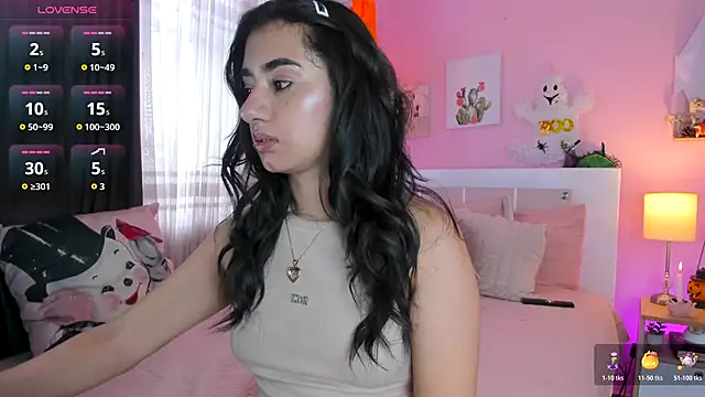 annadu011 online show from October 2025 01:56:02 PM