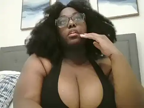 Snapshot of MissCC99 chatting on December 2024 08:00:01 AM MissCC99 online show from December 2024 08:00:01 AM