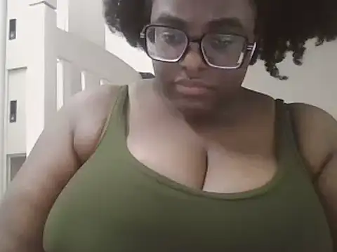 Snapshot of MissCC99 chatting on February 2025 05:37:01 AM MissCC99 online show from February 2025 05:37:01 AM