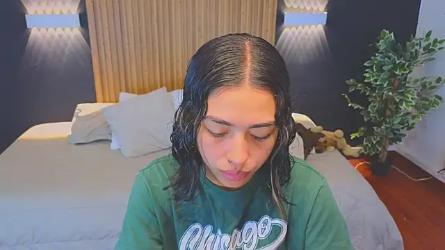 Snapshot of samantha_bss chatting on January 2025 01:49:01 PM samantha bss online show from January 2025 01:49:01 PM