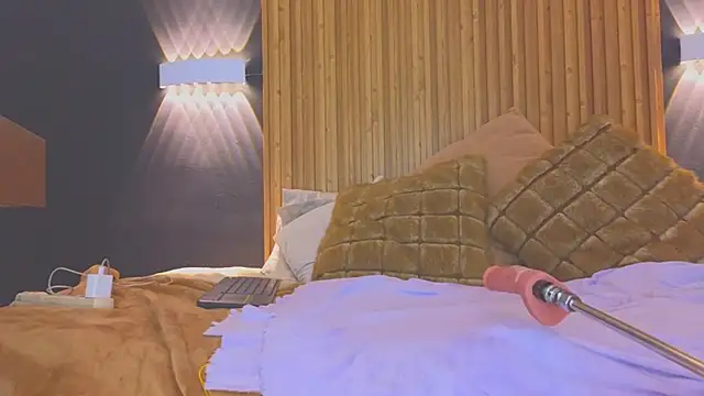 Snapshot of samantha_bss chatting on February 2025 06:19:01 PM samantha bss online show from February 2025 06:19:01 PM