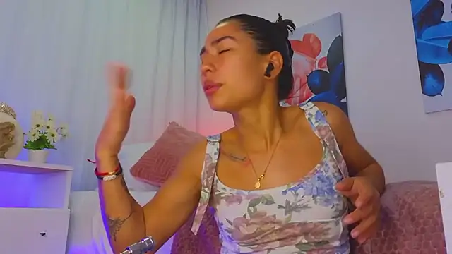 Snapshot of samantha_bss chatting on March 2025 01:54:01 PM samantha bss online show from March 2025 01:54:01 PM