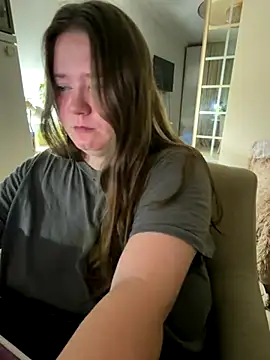 remirann  online show from October 2025 08:42:02 PM