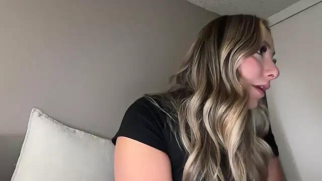 lustfulsmiles online show from May 2026 11:21:01 PM