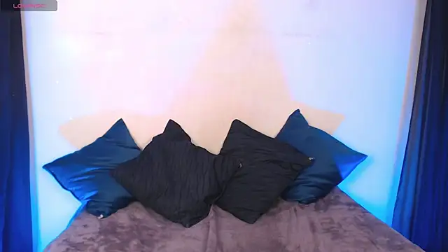 Agatha Tenebris online show from March 2025 06:29:01 PM