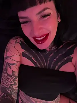 InkedBiitch online show from December 2024 07:10:01 PM