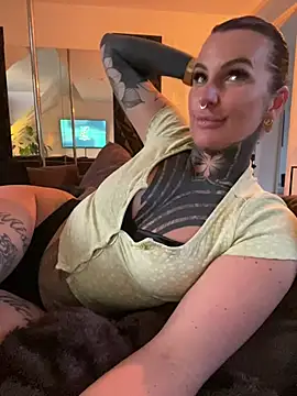 InkedBiitch online show from April 2026 06:33:02 PM