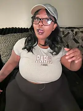 NikkiNoelanii online show from April 2026 11:20:01 AM