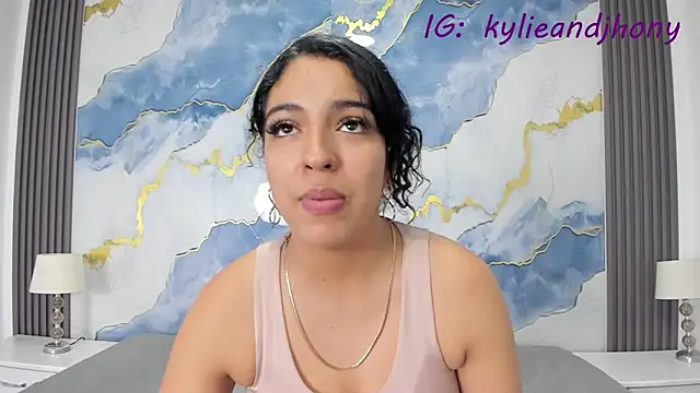 Kylieandjhonny online show from October 2025 07:20:02 PM