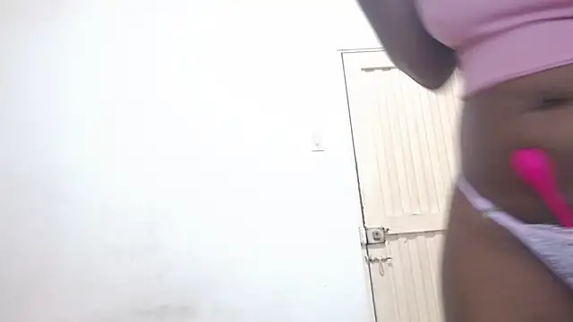 Snapshot of hot_and_naughty_latin chatting on February 2026 12:12:01 PM hot and naughty latin online show from February 2026 12:12:01 PM