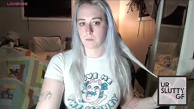 Snapshot of ursluttygf chatting on November 2025 02:28:02 AM ursluttygf online show from November 2025 02:28:02 AM