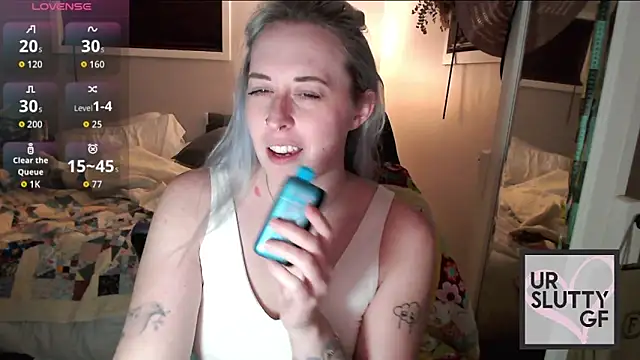 Snapshot of ursluttygf chatting on February 2026 04:06:02 AM ursluttygf online show from February 2026 04:06:02 AM