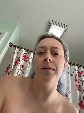 Snapshot of ursluttygf chatting on February 2026 06:33:02 PM ursluttygf online show from February 2026 06:33:02 PM