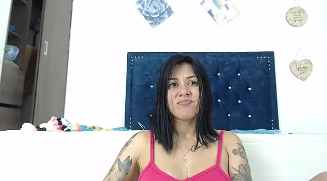 Snapshot of QueenSquirt_ chatting on January 2025 09:25:01 PM QueenSquirt online show from January 2025 09:25:01 PM