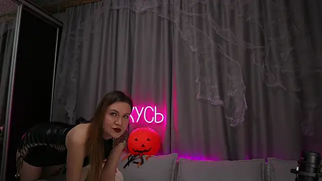 Snapshot of _LadyMargo_ chatting on October 2025 11:41:02 PM LadyMargo online show from October 2025 11:41:02 PM