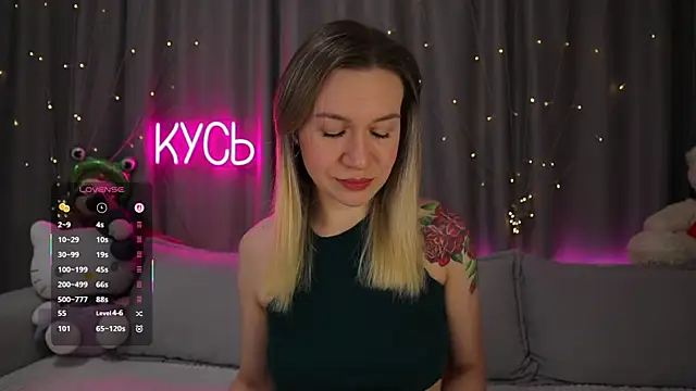 Snapshot of _LadyMargo_ chatting on March 2026 10:46:01 PM LadyMargo online show from March 2026 10:46:01 PM