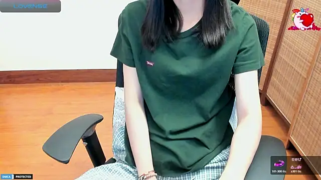 Snapshot of Ayase_momo chatting on June 2026 10:20:01 PM Ayase momo online show from June 2026 10:20:01 PM