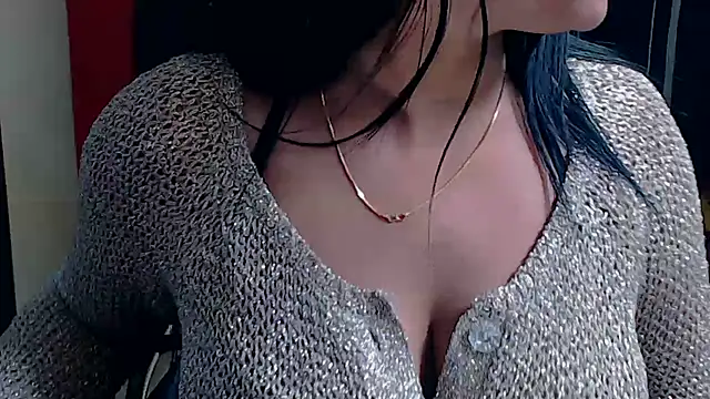 Snapshot of Naiaa-mylove chatting on November 2025 06:35:02 AM Naiaa-mylove online show from November 2025 06:35:02 AM