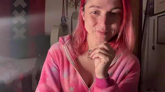 Nikky Divine online show from January 2025 07:31:01 PM