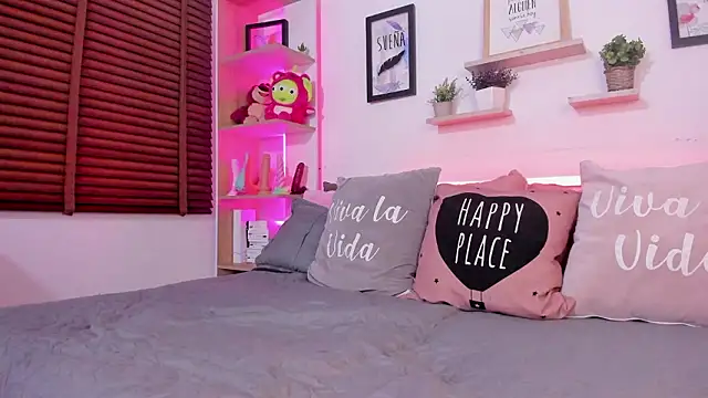 Snapshot of Nata_Villalobos chatting on February 2026 01:53:02 AM Nata Villalobos online show from February 2026 01:53:02 AM