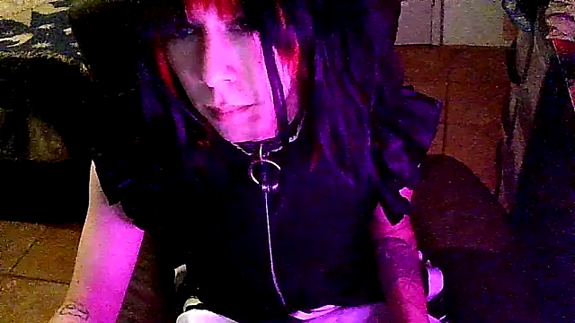 crystalxh online show from October 2025 07:04:02 PM