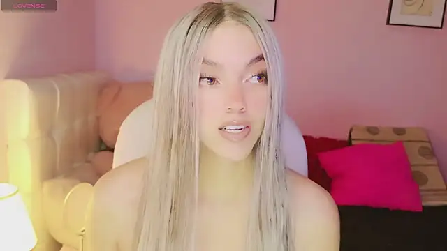 Snapshot of EvaEvangeline chatting on September 2025 08:28:02 AM EvaEvangeline online show from September 2025 08:28:02 AM