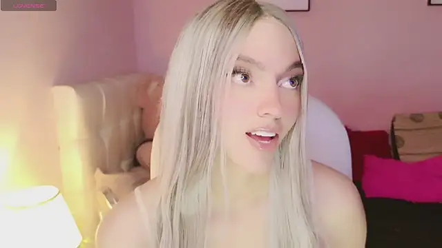 Snapshot of EvaEvangeline chatting on October 2025 02:20:01 AM EvaEvangeline online show from October 2025 02:20:01 AM