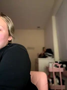 PiggyRose online show from September 2025 03:16:02 AM