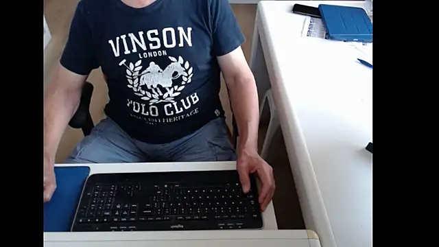 Snapshot of dutchpornking chatting on June 2026 06:29:02 AM dutchpornking online show from June 2026 06:29:02 AM