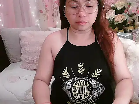 Snapshot of OhmyPinay chatting on June 2026 02:12:01 AM OhmyPinay online show from June 2026 02:12:01 AM