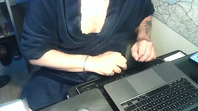 Snapshot of DUDURA@xh chatting on December 2025 07:28:01 AM DUDURAxh online show from December 2025 07:28:01 AM