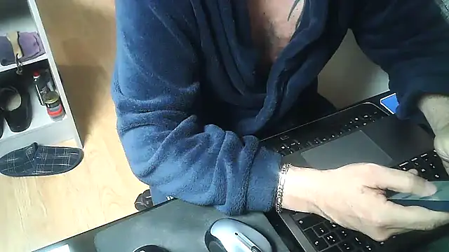 Snapshot of DUDURA@xh chatting on February 2026 09:18:02 AM DUDURAxh online show from February 2026 09:18:02 AM