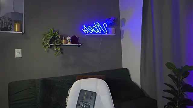 HannahEvanss online show from October 2025 04:16:01 PM