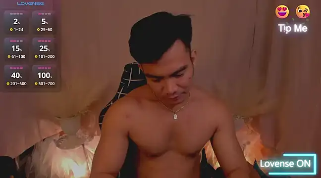 Snapshot of 000batman000 chatting on December 2024 02:31:02 AM 000batman000 online show from December 2024 02:31:02 AM