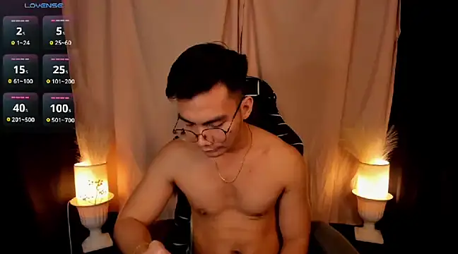 Snapshot of 000batman000 chatting on February 2025 05:57:02 AM 000batman000 online show from February 2025 05:57:02 AM