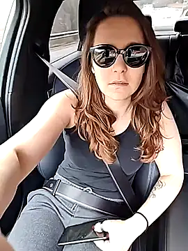 Snapshot of Tinas5 chatting on March 2026 01:06:02 PM Tinas5 online show from March 2026 01:06:02 PM