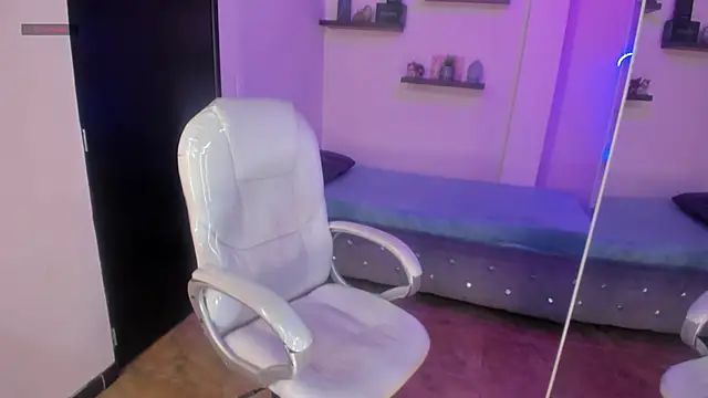 Catalinaa martinez online show from December 2024 07:36:01 PM