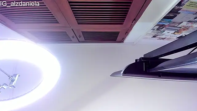 Kaitlyn Brwon online show from September 2025 06:25:02 AM