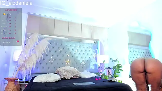 Kaitlyn Brwon online show from October 2025 05:46:01 AM