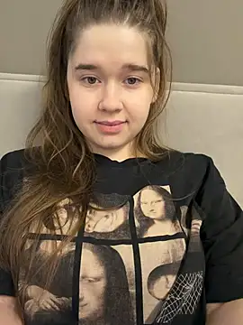Snapshot of HornyGirlH chatting on April 2026 03:44:01 AM HornyGirlH online show from April 2026 03:44:01 AM