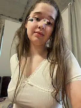 Snapshot of HornyGirlH chatting on May 2026 05:10:02 PM HornyGirlH online show from May 2026 05:10:02 PM