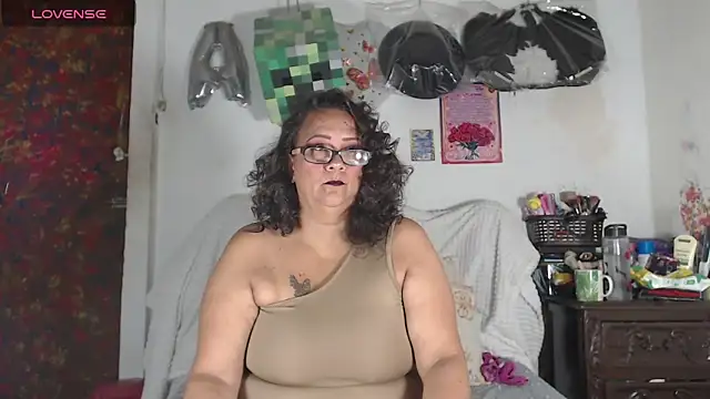 Snapshot of BiirdyDavis chatting on October 2025 10:50:01 AM BiirdyDavis online show from October 2025 10:50:01 AM