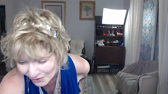 SindeeDix online show from September 2025 02:52:01 PM