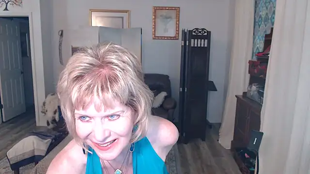 Snapshot of SindeeDix chatting on May 2026 12:02:02 PM SindeeDix online show from May 2026 12:02:02 PM